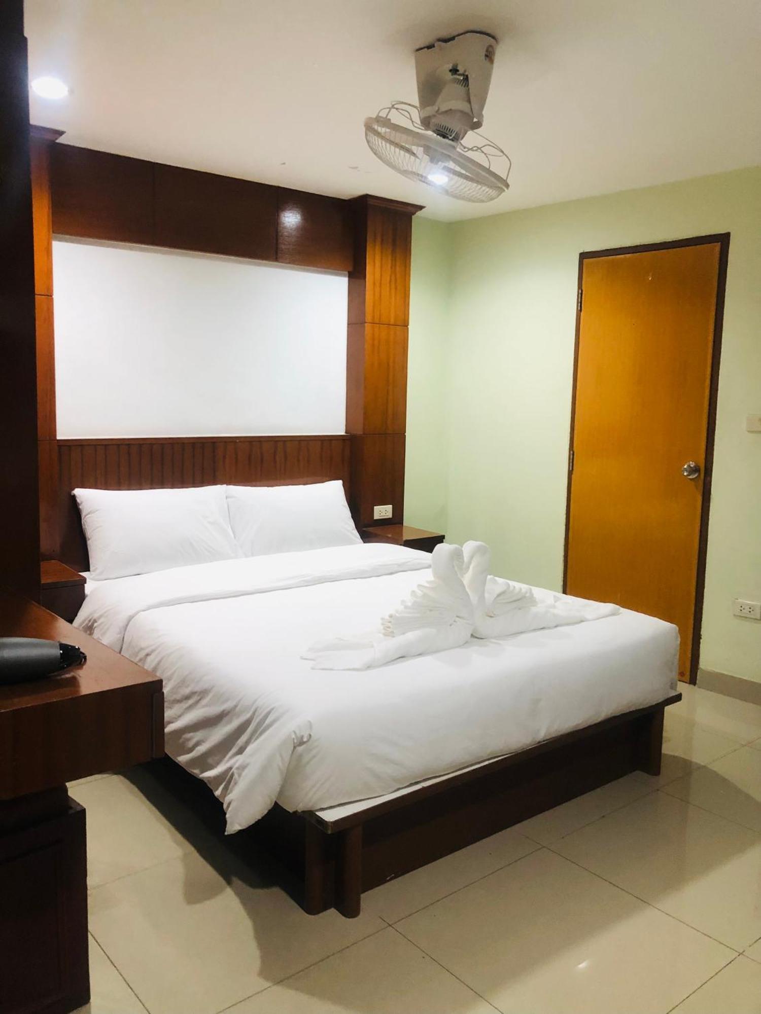 Royal Star Suites Pattaya Zewnętrze zdjęcie